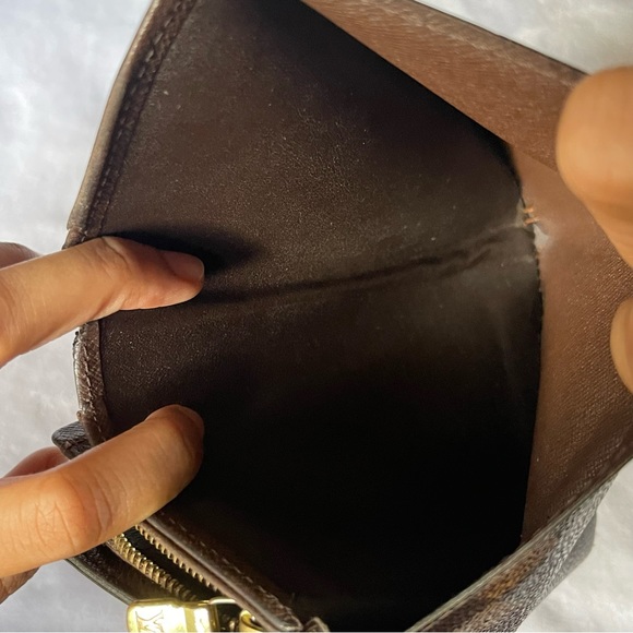 Authentic LV Damier Ebene snap wallet - Picture 8 of 16